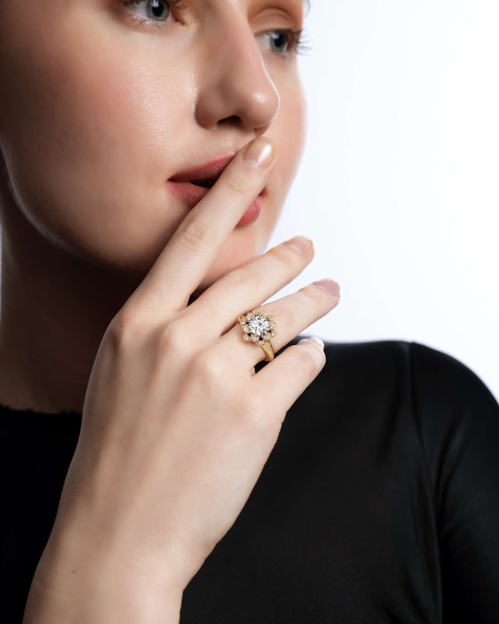 Velara Elaris Diamond Engagement Ring, With 1.50 ct Round Cut in 14K Yellow Gold (1.84 ctw)