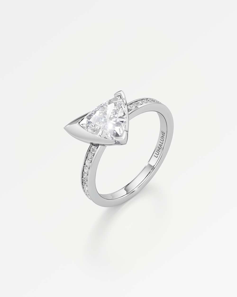 Apitris Pavé Diamond Ring